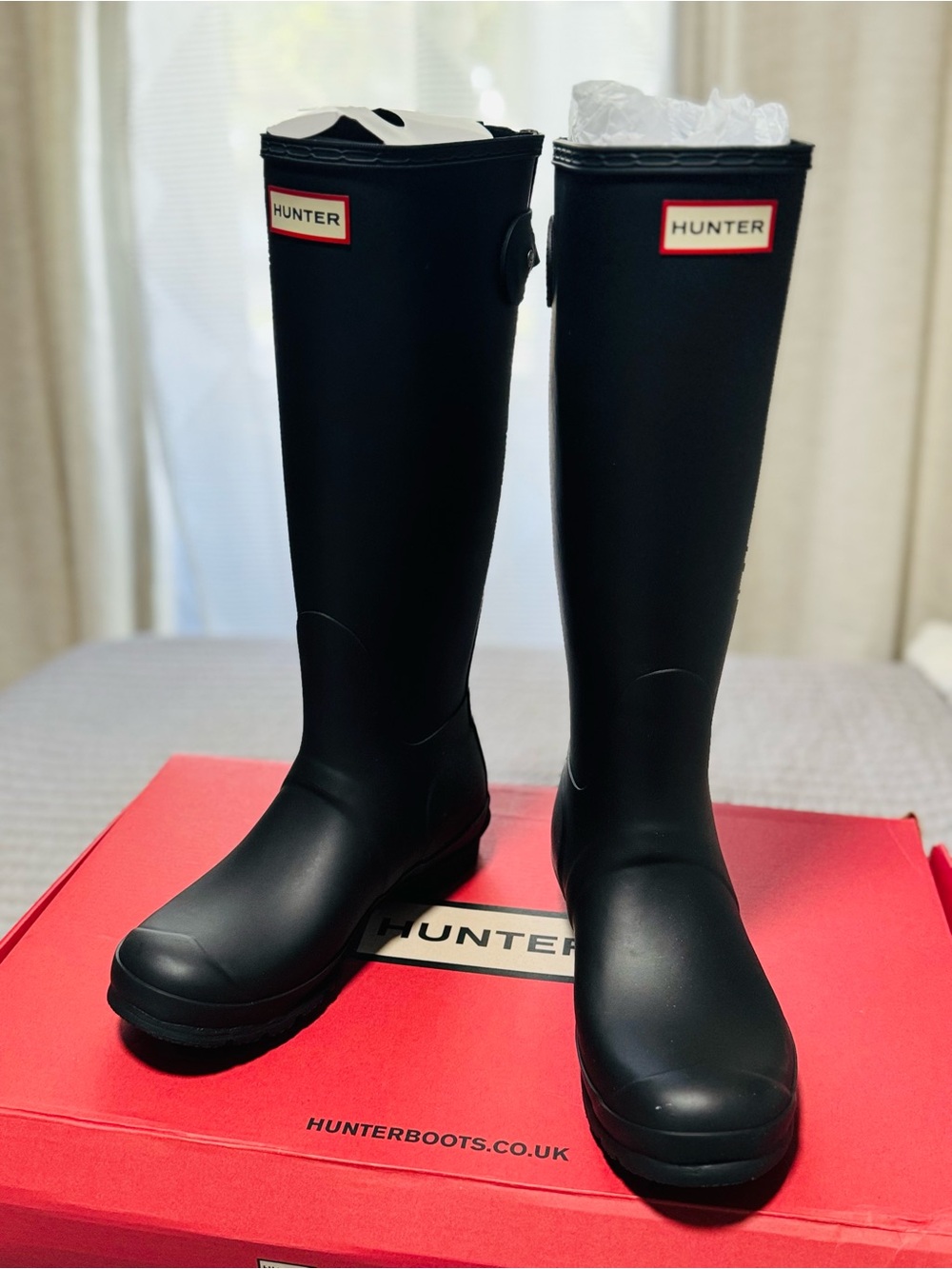 Hunter Original Tall Rain Boots, Black, Women’s Size 7, retails $190